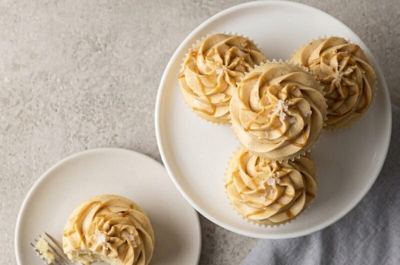Mary Berry Vanilla Cupcakes